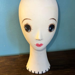 Vintage 1980’s Fiber Glass Lady Mannequin Head, Long Neck bild 1