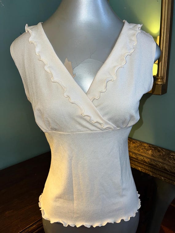 Vintage 90's Cream Stretchy Sleeveless Shirt. Size Large