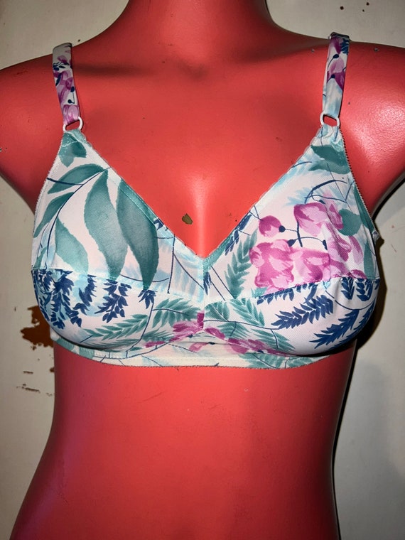 Vintage 1970’s Vanity Fair Bra. Floral Vanity Fair