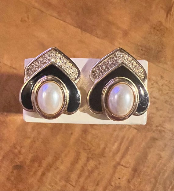 Vintage Gorgeous Gold Tone Christian Dior Clip Earrings.