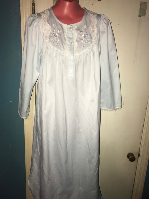 Vintage Blue With Lace Country Cottage Romantic Nightgown. Miss Elaine Long Light Blue Nightgown. Size Small