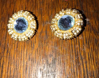 Vintage Gorgeous Rhinestone Clip Earrings. Sparkle Blue