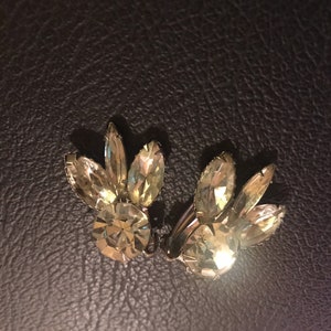 Vintage Gorgeous Rhinestone Clip On Earrings.
