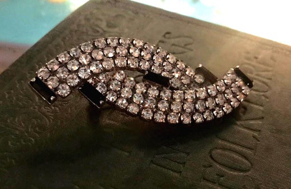 Vintage 1960’s Rhinestone Brooch