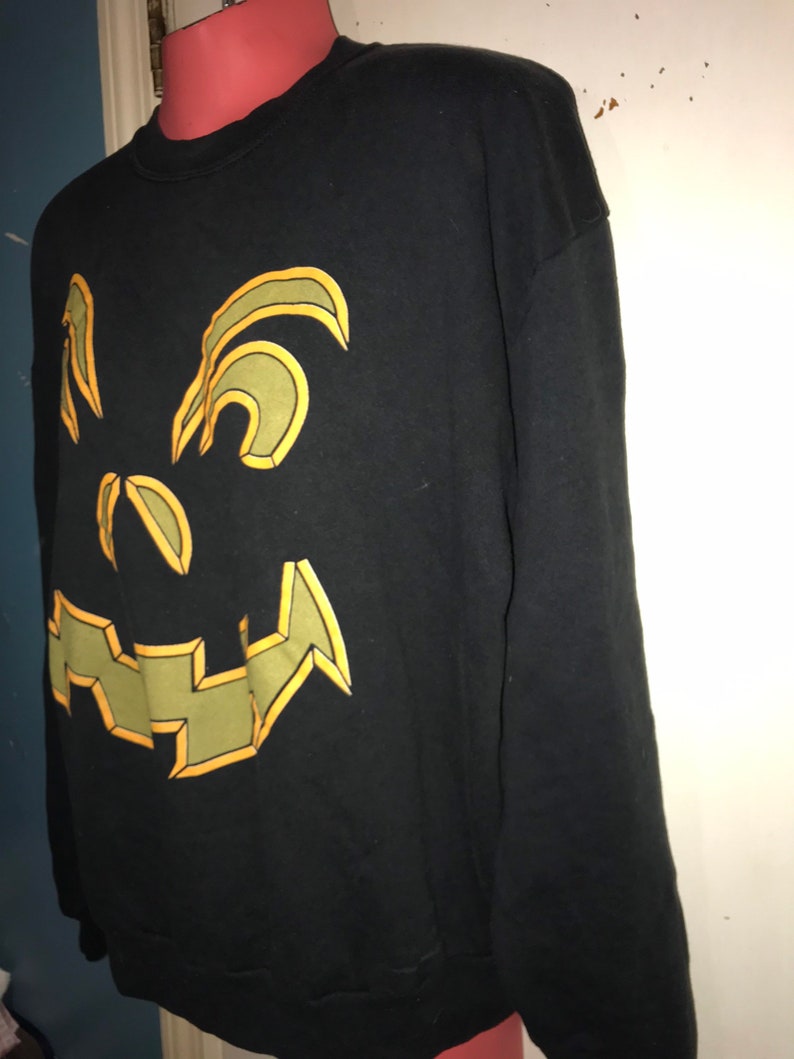 Vintage Ugly Halloween Sweatshirt. Ugly Halloween Scary Pumpkin Face Sweatshirt. Halloween Sweatshirt. Size XL image 4