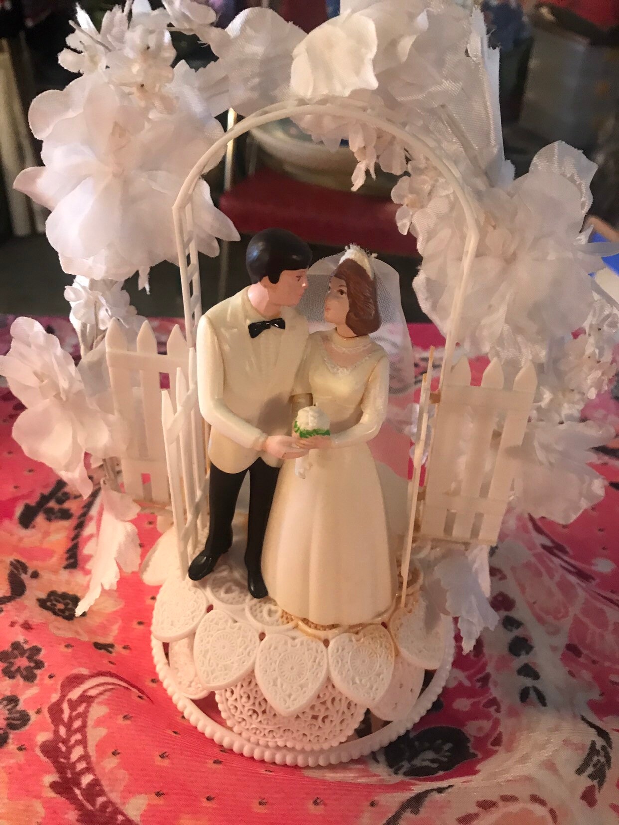 Vintage Wedding Cake Topper. Wedding Cake Bride and Groom. Vintage
