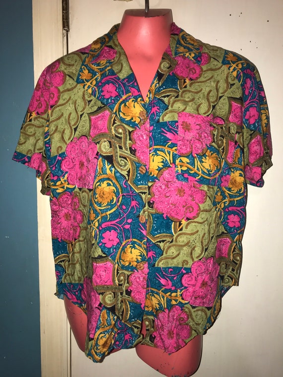Vintage Women’s 80’s Abstract Floral Rayon Shirt.… - image 1
