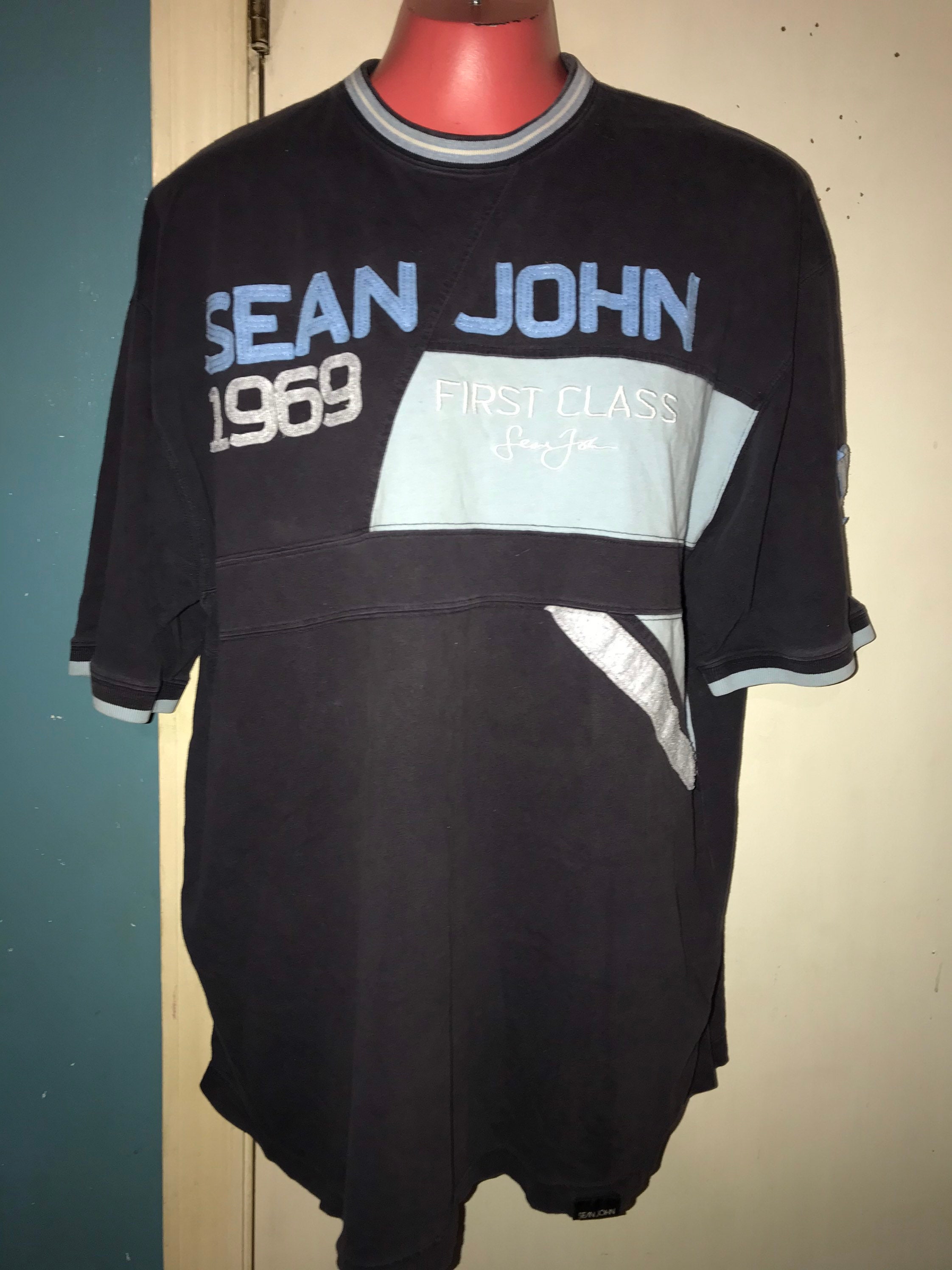 Do everything with my power chin grip Vintage 90's Sean John T-shirt. Sean John Shirt. Vintage T-shirt. Sean John T-shirt. Size XL Do everything with my power chin grip Vintage 90's Sean John T-shirt. Sean John Shirt. Vintage T-shirt. Sean John T-shirt. Size XL