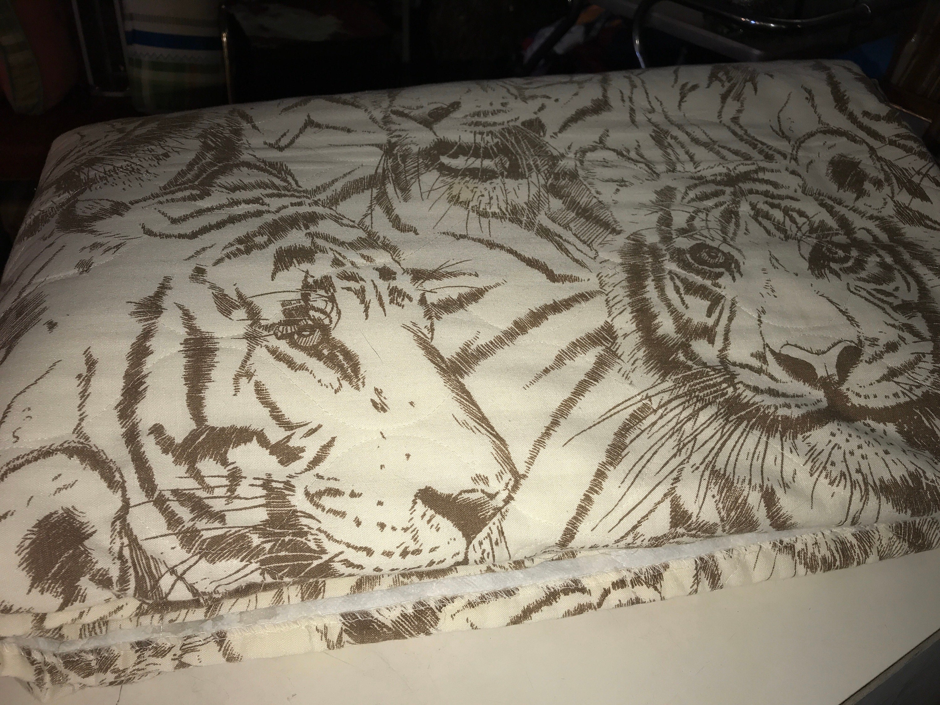 Vintage Tiger Comforter. White and Brown Tiger Blanket. 1970's Tiger