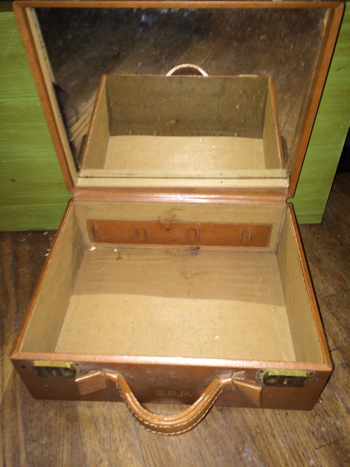 Vintage Traincase. Vintage Small Suitcase. Train Case. Small Case