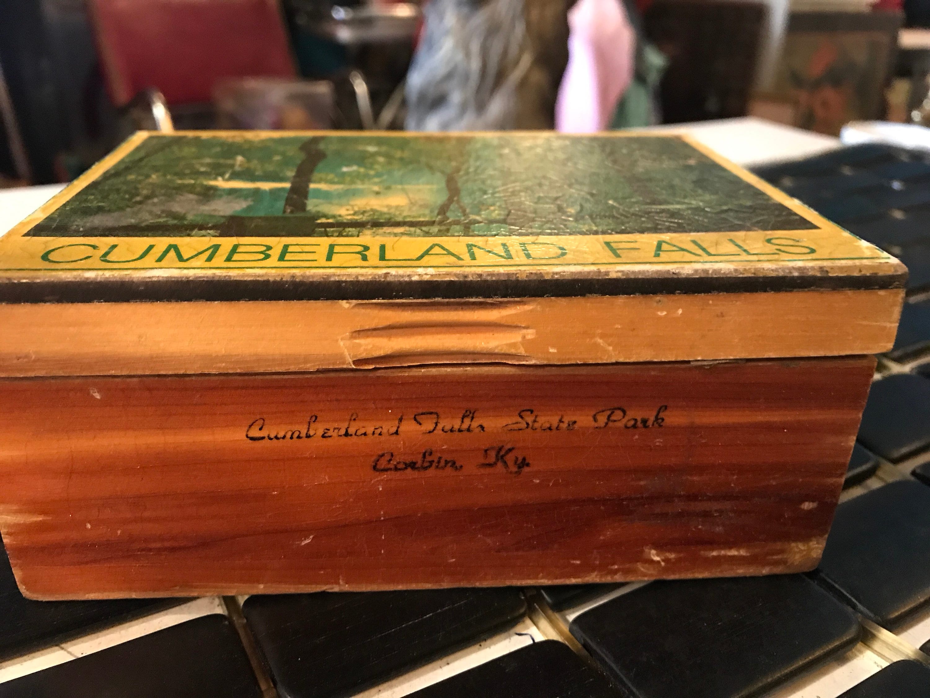 Vintage CedarBox. Small Cedar Box. Cumberland Falls, Kentucky Box