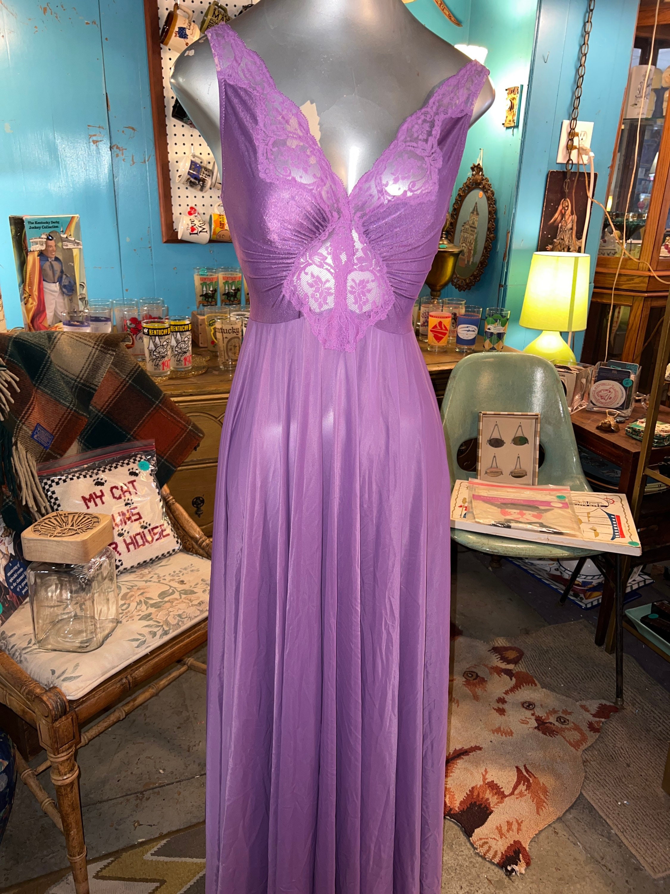 Vintage 70's Olga Bodysilk Nightgown. Olga Full Sweep Purple Nightgown.  Gorgeous Purple Olga Nightgown Set. Style 9687, Size Medium