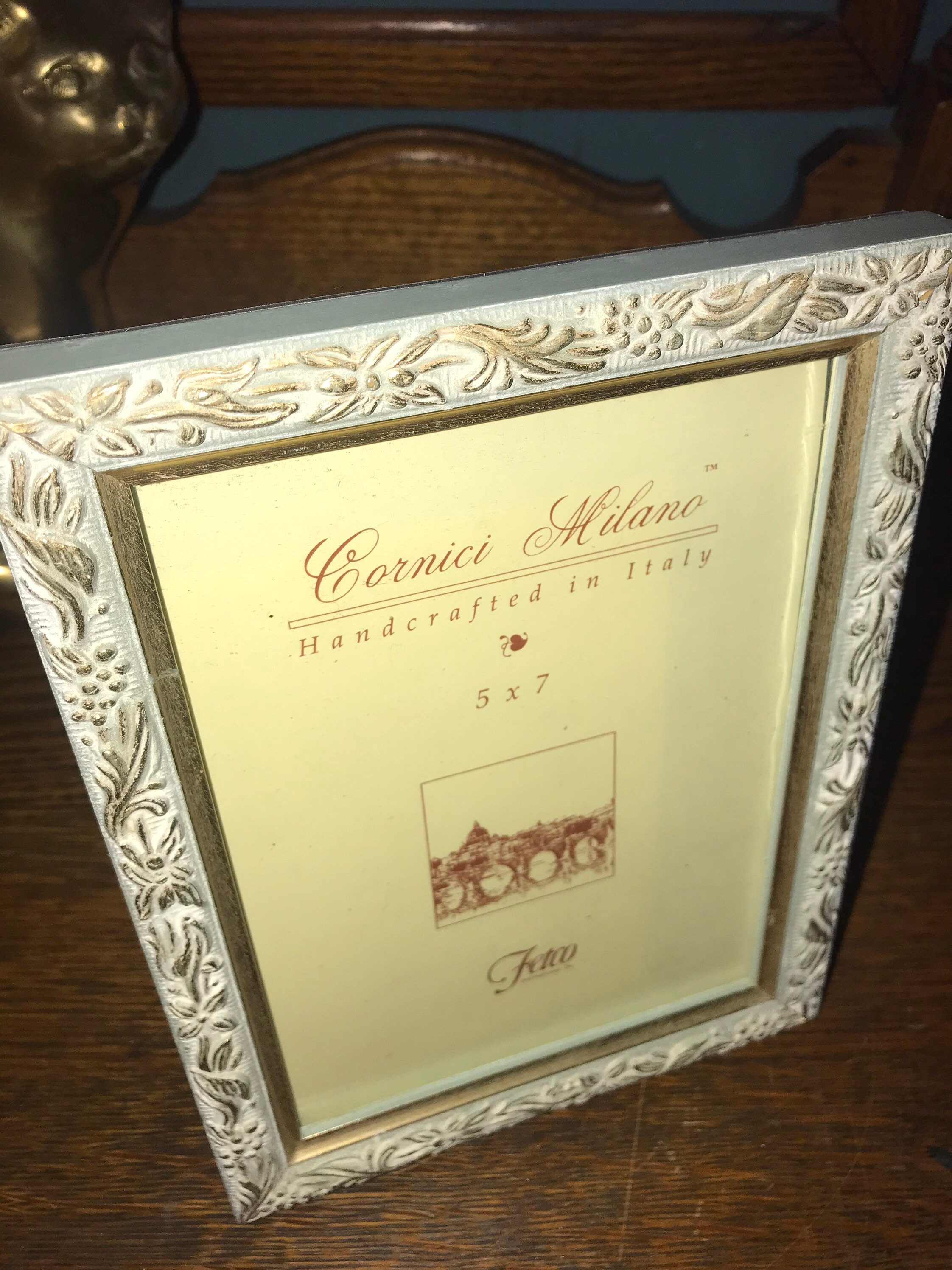 Vintage White and Gold Picture Frame. Vintage Wood 5 x 7 Picture Frame