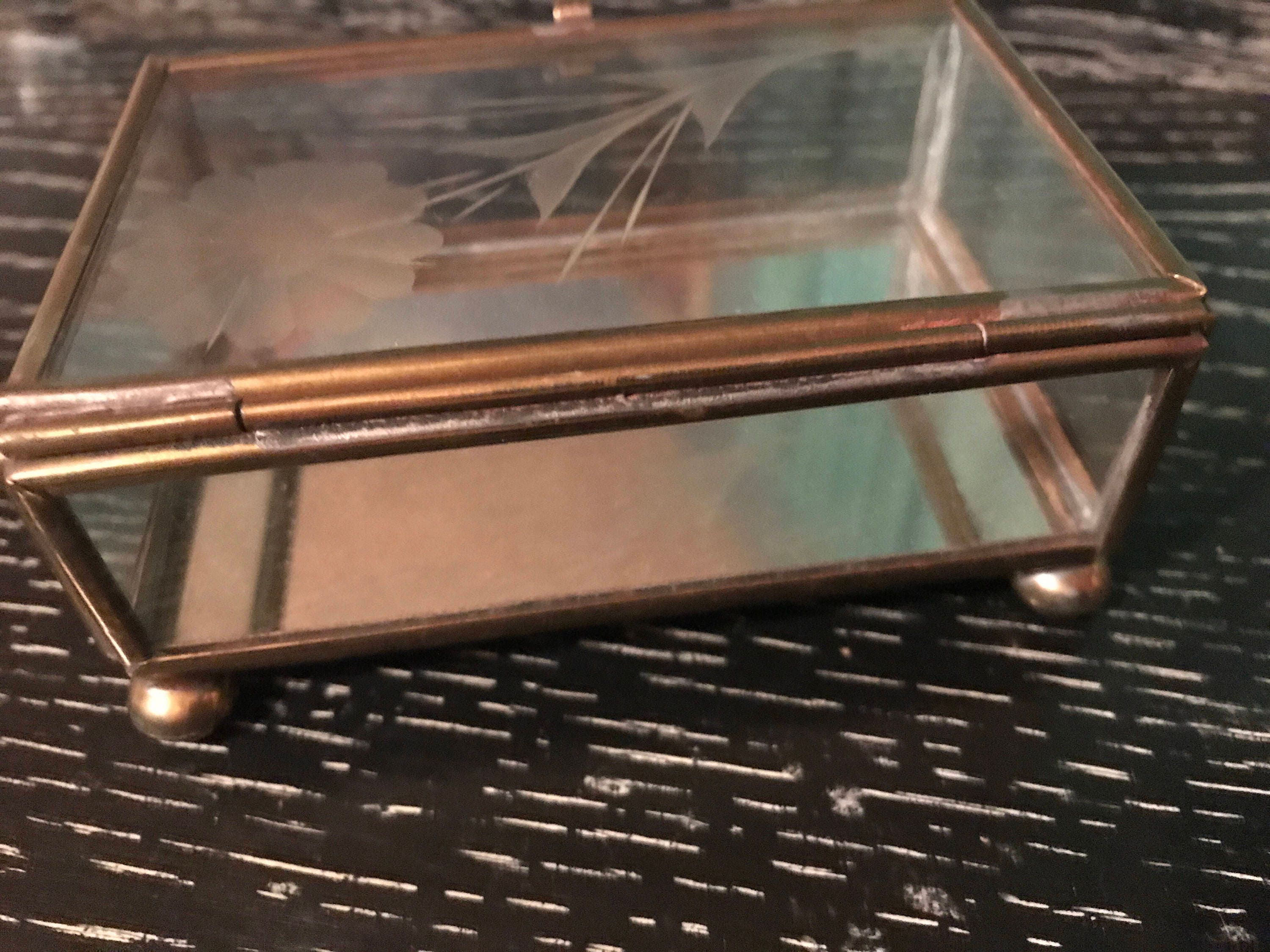 Vintage Glass Box. Glass Trinket Box. Vintage Etched Glass Box.