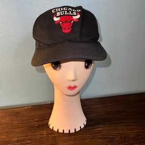 Vintage 90’s Chicago Bulls Black Snap Back Hat, Official NBA
