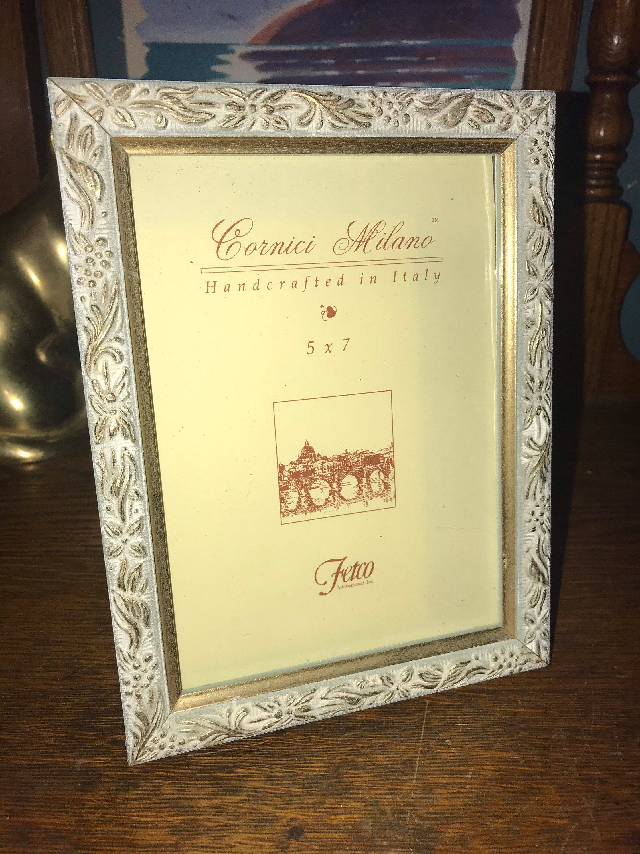 Vintage White and Gold Picture Frame. Vintage Wood 5 x 7 Picture Frame
