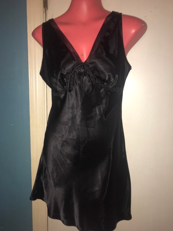 Vintage Short Black Nightgown. Vintage Black Night