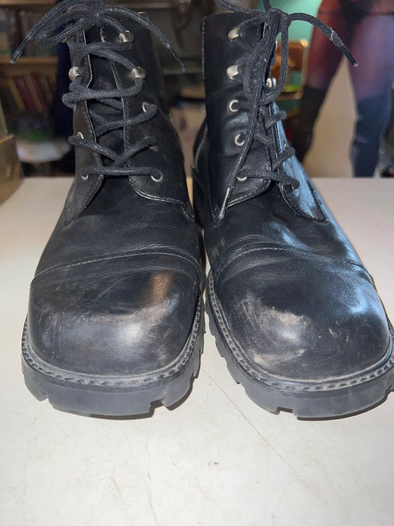 Vintage Black Boots. Jones Of New York Leather Boots. Womens Y2K Clunky Boots. Womens Lace Up Black Boots. Size 9