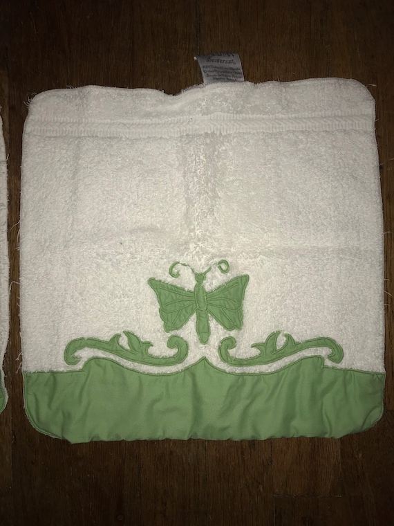 Vintage Fieldcrest Washcloth Set. White and Green Butterflies