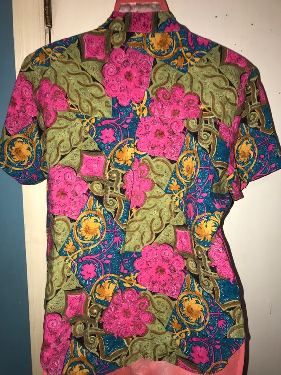 Vintage Women’s 80’s Abstract Floral Rayon Shirt.… - image 4