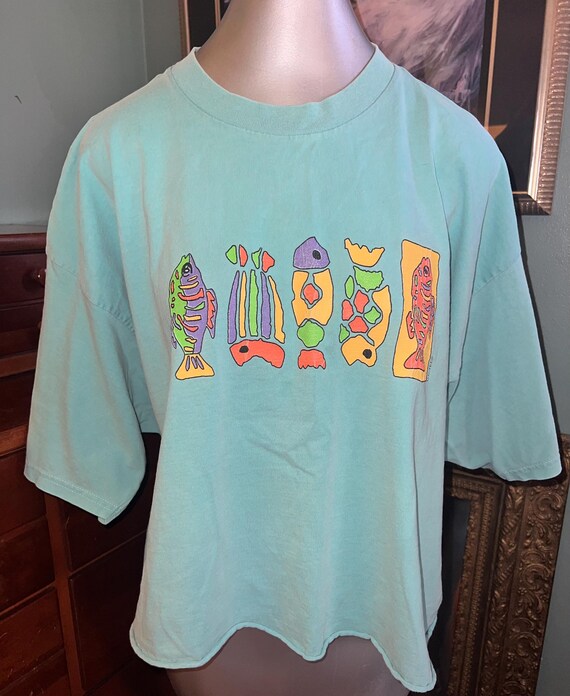Vintage 90’s Green Fish T-shirt. Hand Cut Excellent Crop T-Shirt