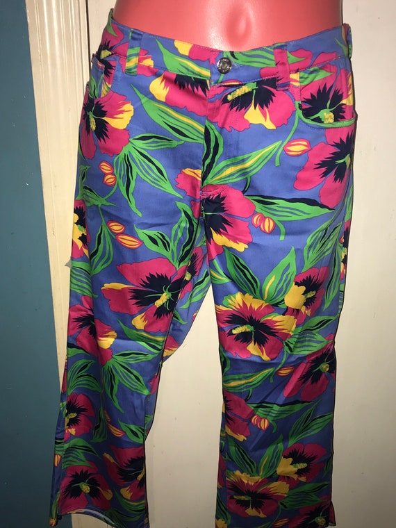 Vintage Ralph Lauren Hawaiian Capri Pants. Ralph Lauren Ladies Capri Pants.  Ralph Lauren. Ralph Lauren Women's Tropical Short Pants. Size 8 -   Canada