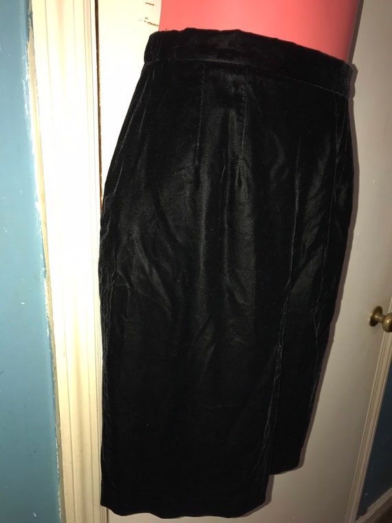 Vintage Velvet Talbots Skirt. Black Velvet Skirt.… - image 3