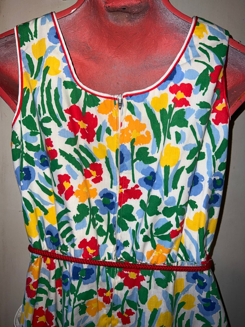 Vintage Floral Dress. 1960's Adorable Sleeveless Eye Popping Floral Dress. Perfect Vintage Sun Dress. Jenni Dress. Size 9/10 image 6