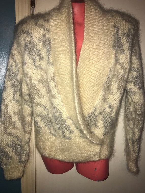 Vintage 80's Fuzzy Wool Sweater. Liz Claiborne Swe