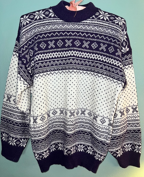 Vintage 80’s Purple and White Girl’s Sweater, Size Large