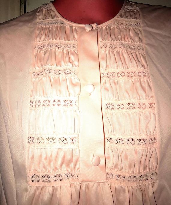 Vintage 1960’s Sleeveless Peach Nightgown and Robe Set, Short Peignoir, Gossard Artemis, Size Medium