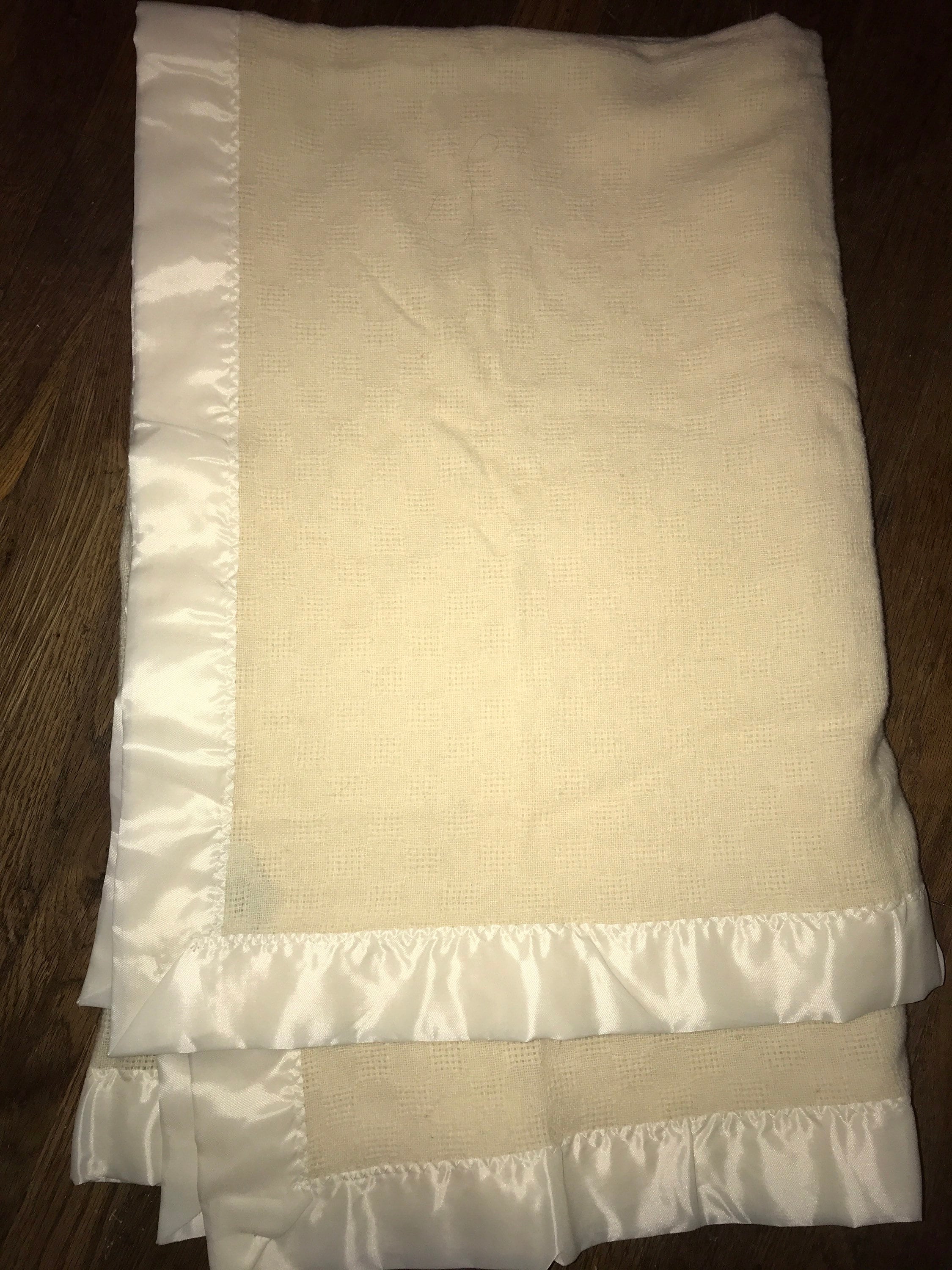 Vintage Faribo Wool Throw. Fairbo Cream Wool Blanket With Trim. Beautiful Faribo Wool Blanket