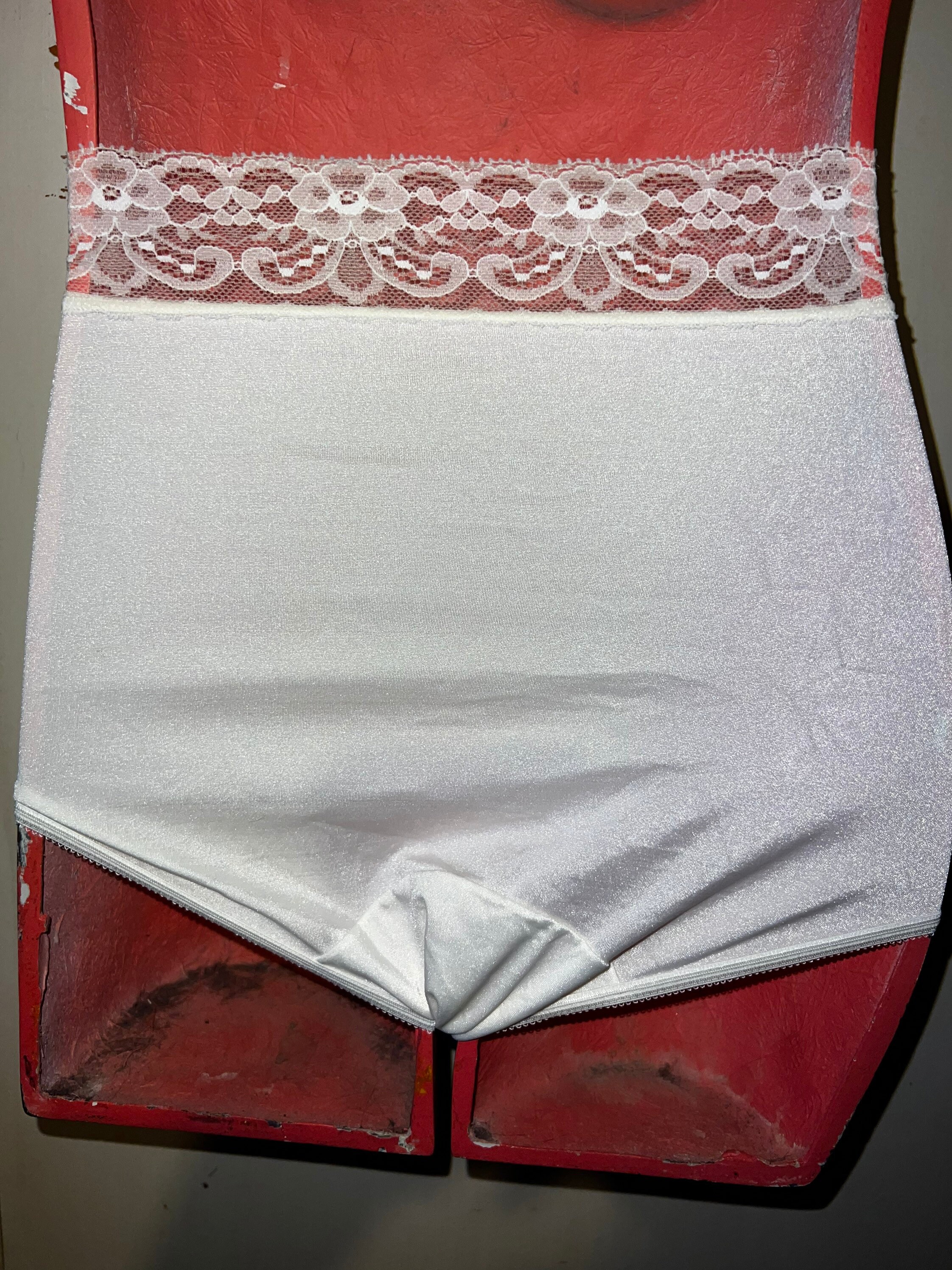 Vintage NWT White Panties. 1970’s Cotillion Panties With Lace. Pretty