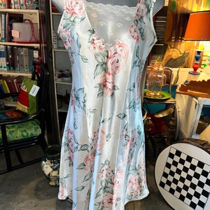 Vintage White Floral Satin Nightie. White With Flowers and Lace Satin Nightie. Short Nightgown. Talbots Satin Nightie. Size Petite Medium