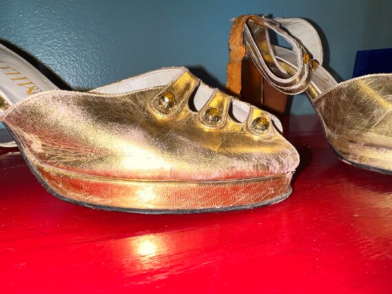 Vintage 1960’s Gold Disco Heels . Metallic Gold S… - image 6