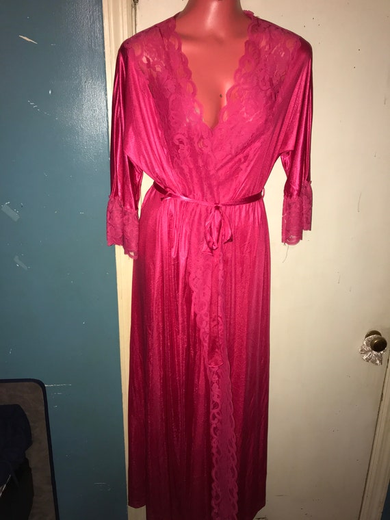 Vintage Peignoir Set. Bright Pink Robe and Nightgo