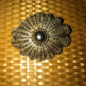 Vintage Gold Tone Flower Brooch
