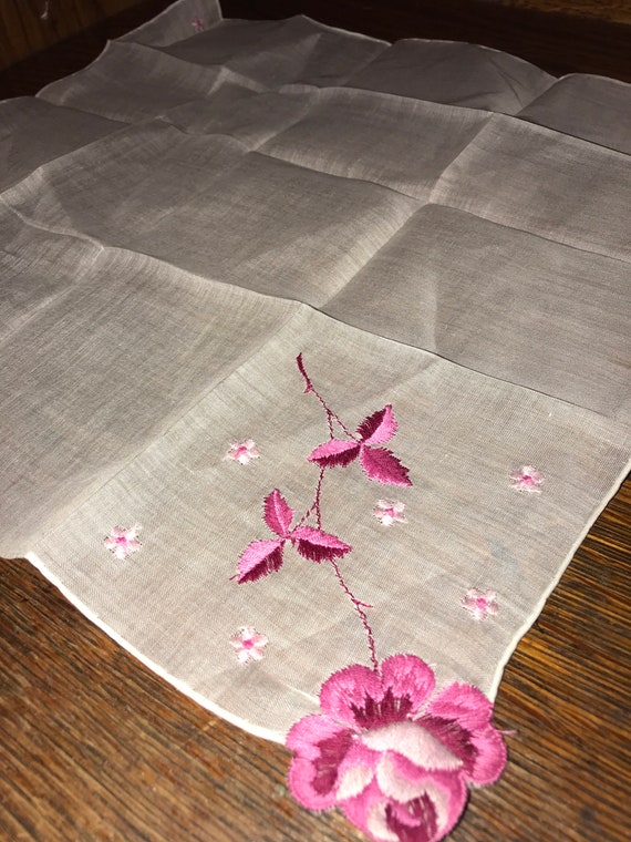 Vintage Switzerland Flower Handkerchief. Pink Flower Hankie. Flower Handkerchief. Pink Embroidered Flowers.