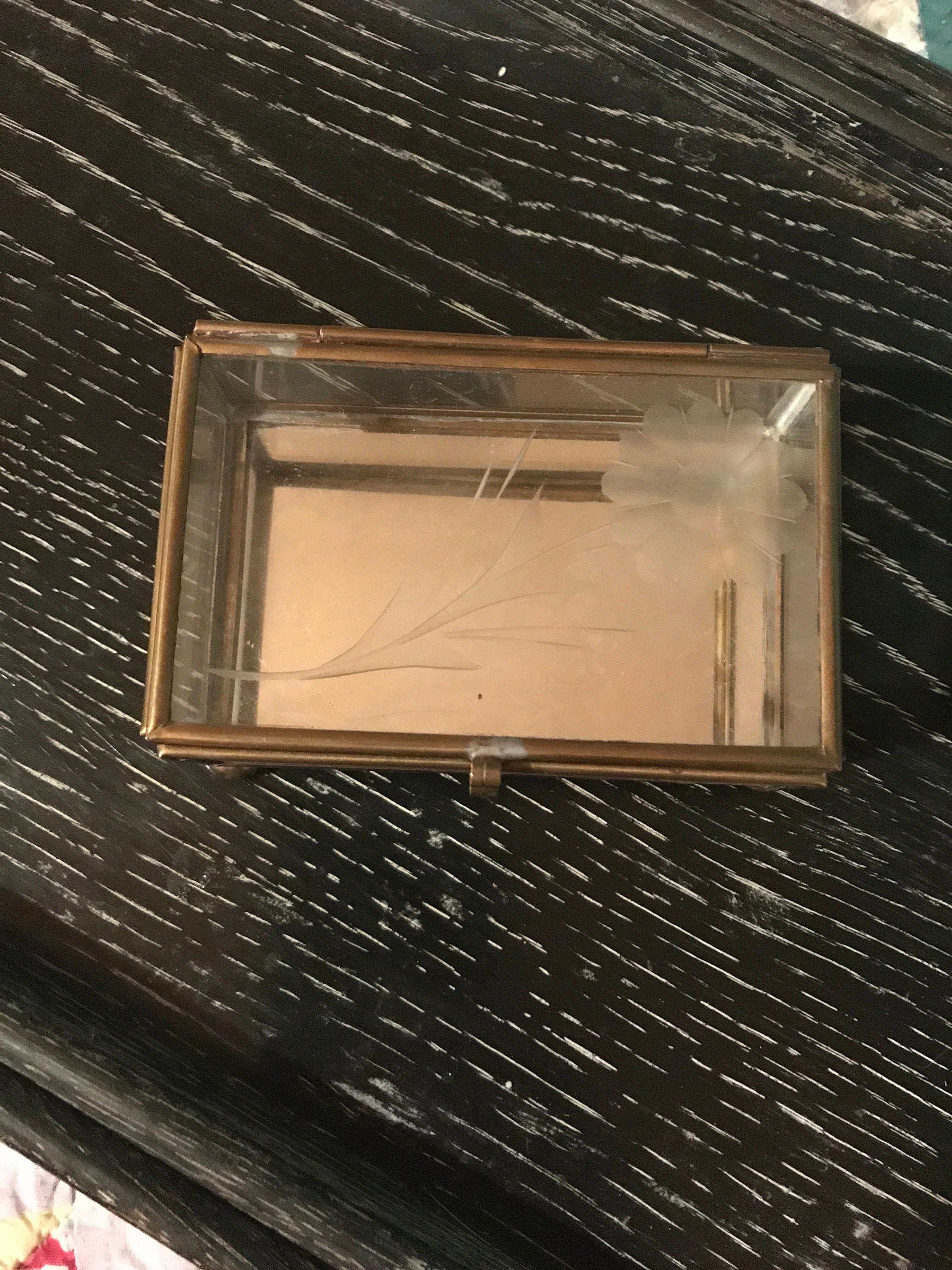 Vintage Glass Box. Glass Trinket Box. Vintage Etched Glass Box.