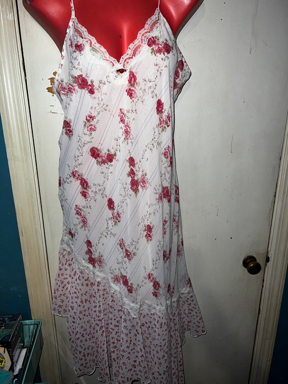 Vintage Sheer White Floral Nightgown. White With Rose… - Gem