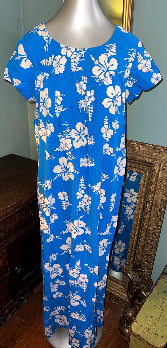 Vintage Women’s Ui Maikau Blue Hawaiian Dress