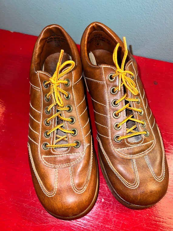 Vintage 1970’s TRAX Shoes. Brown Faux Leather Cla… - image 1