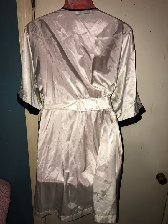 Vintage White Satin Robe. Vintage White and Black… - image 5