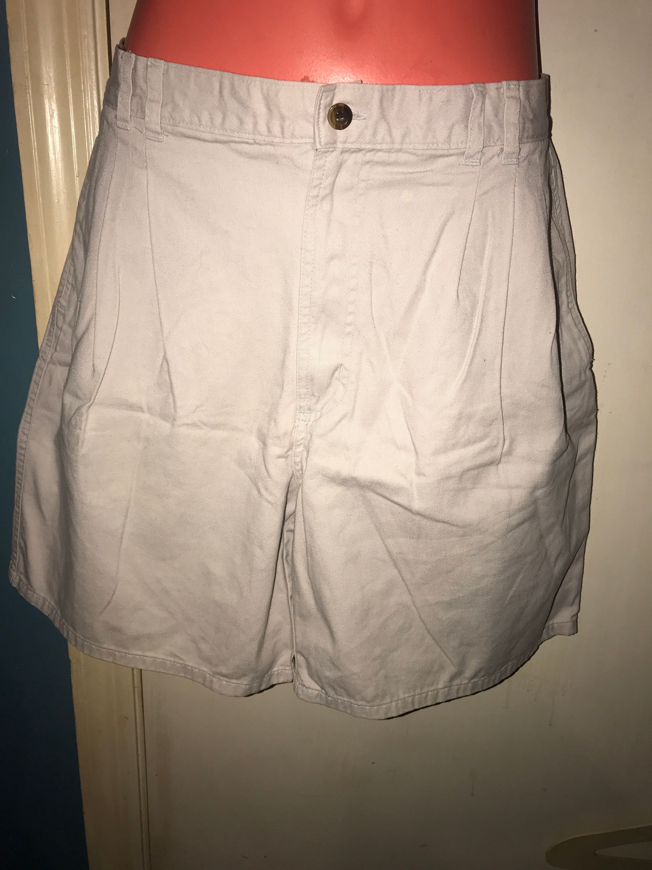 Vintage Bugle Boy Khaki Chino Shorts. Bugle Boy Chinos. Khaki Shorts