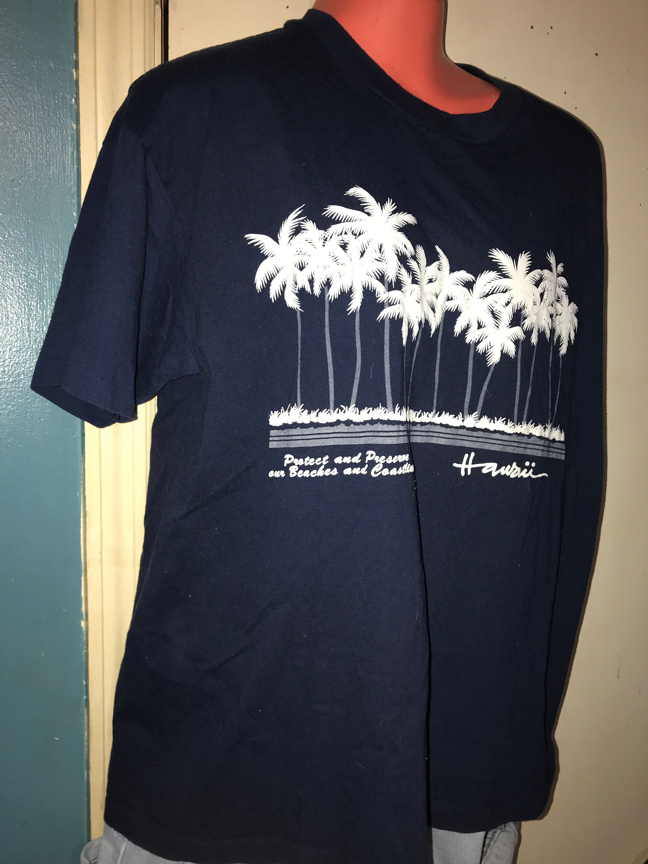 Reserved Vintage Hawaii T-shirt. 90s T-Shirt Hawaii. Navy Blue T-Shirt ...