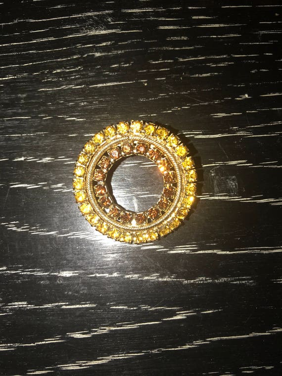Vintage Circle Brooch. Rhinestone Circle Pin. Vint