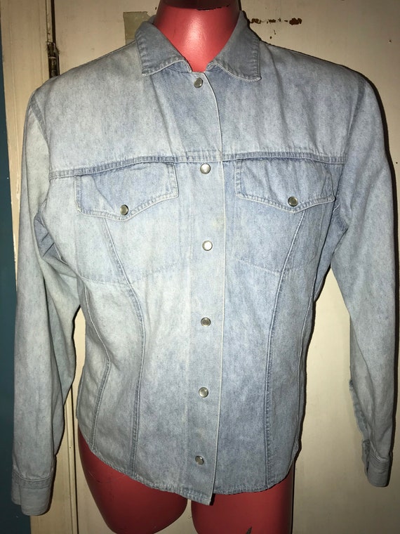 Vintage 1980’s Women’s Blue Jean Shirt. Adorable B