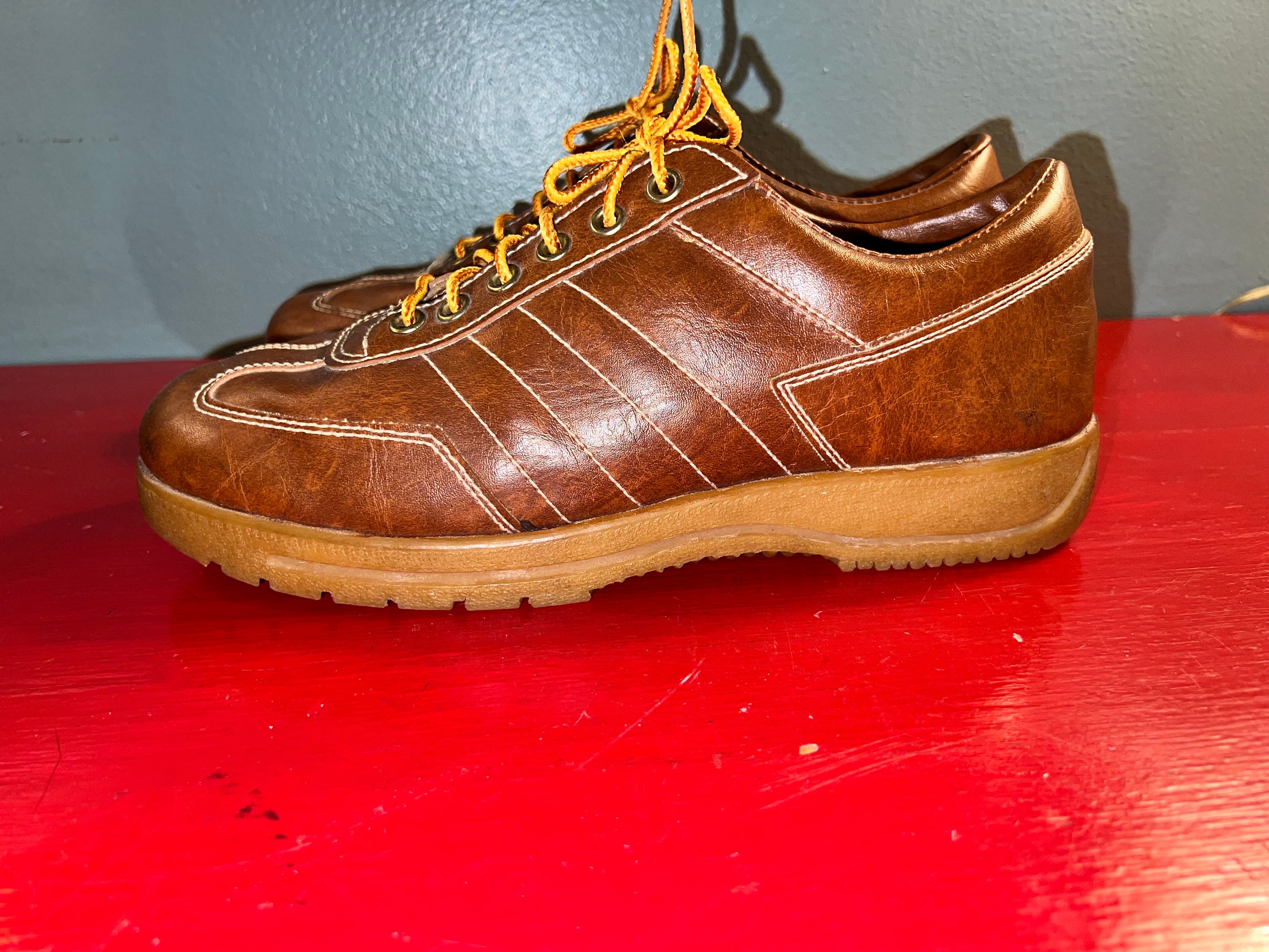 Vintage 1970's TRAX Shoes. Brown Faux Leather Classic Sneakersk