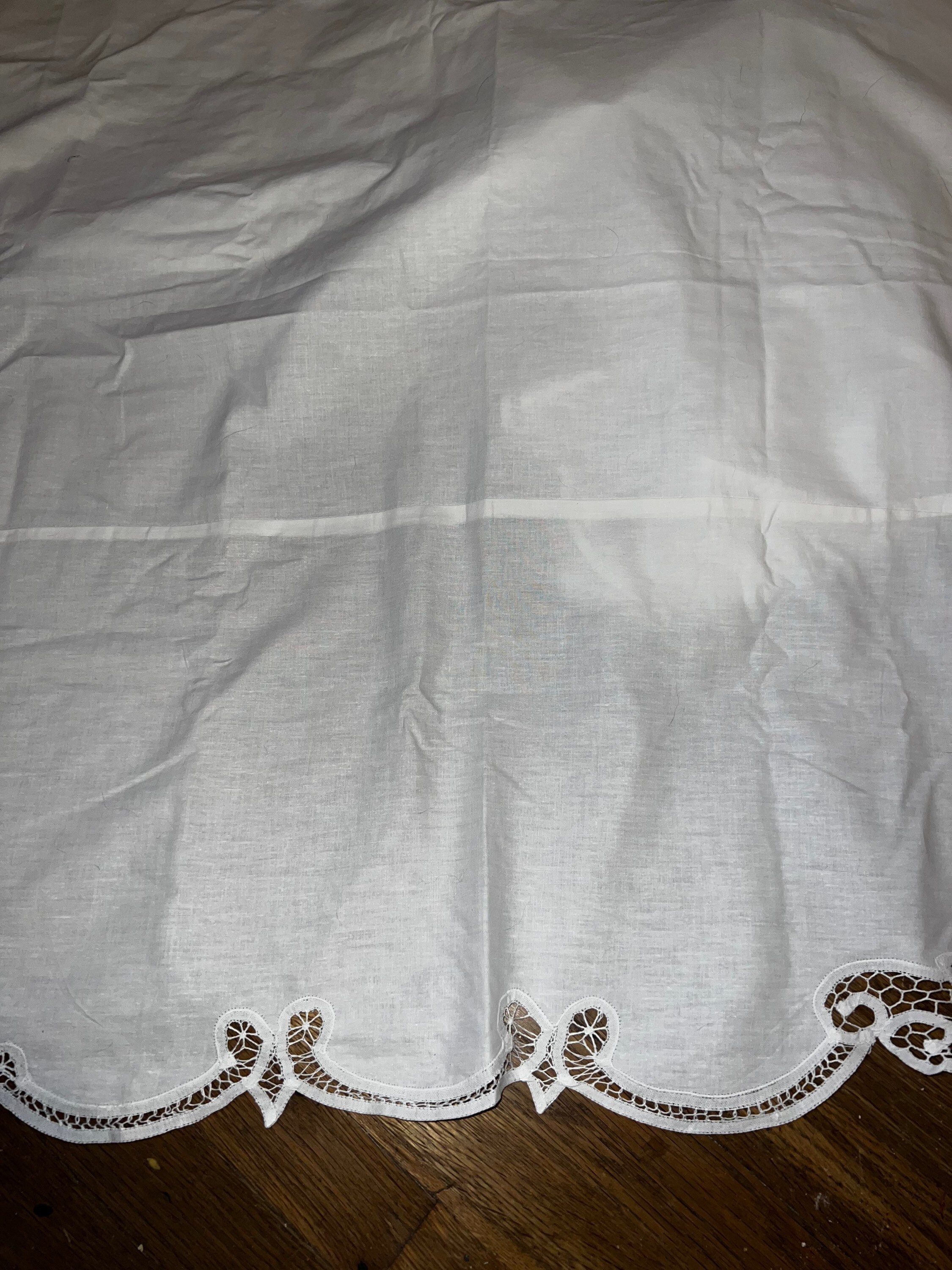 Vintage Battenberg Lace Twin Size Bed Skirt.