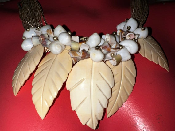 Vintage Shell Necklace. 80's She’ll Necklace. Gol… - image 2